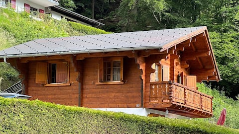 Successful Airbnb property: 8 people - Charming chalet Les Muguets in Val D'illiez