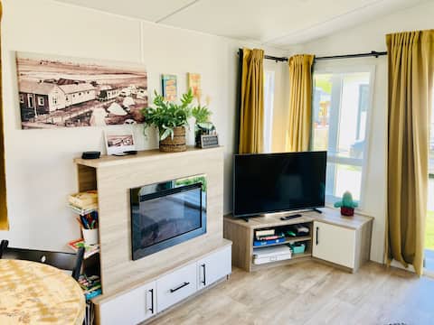 Top Airbnb: Mobile home by the sea (Julianadorp) in Wijk 07 Duinzoom