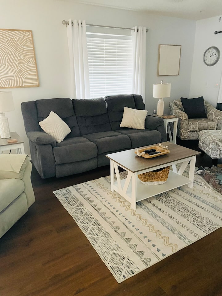Remodeled 2/2 Baja Style Villa W/4 Person Cart - The Villages, FL