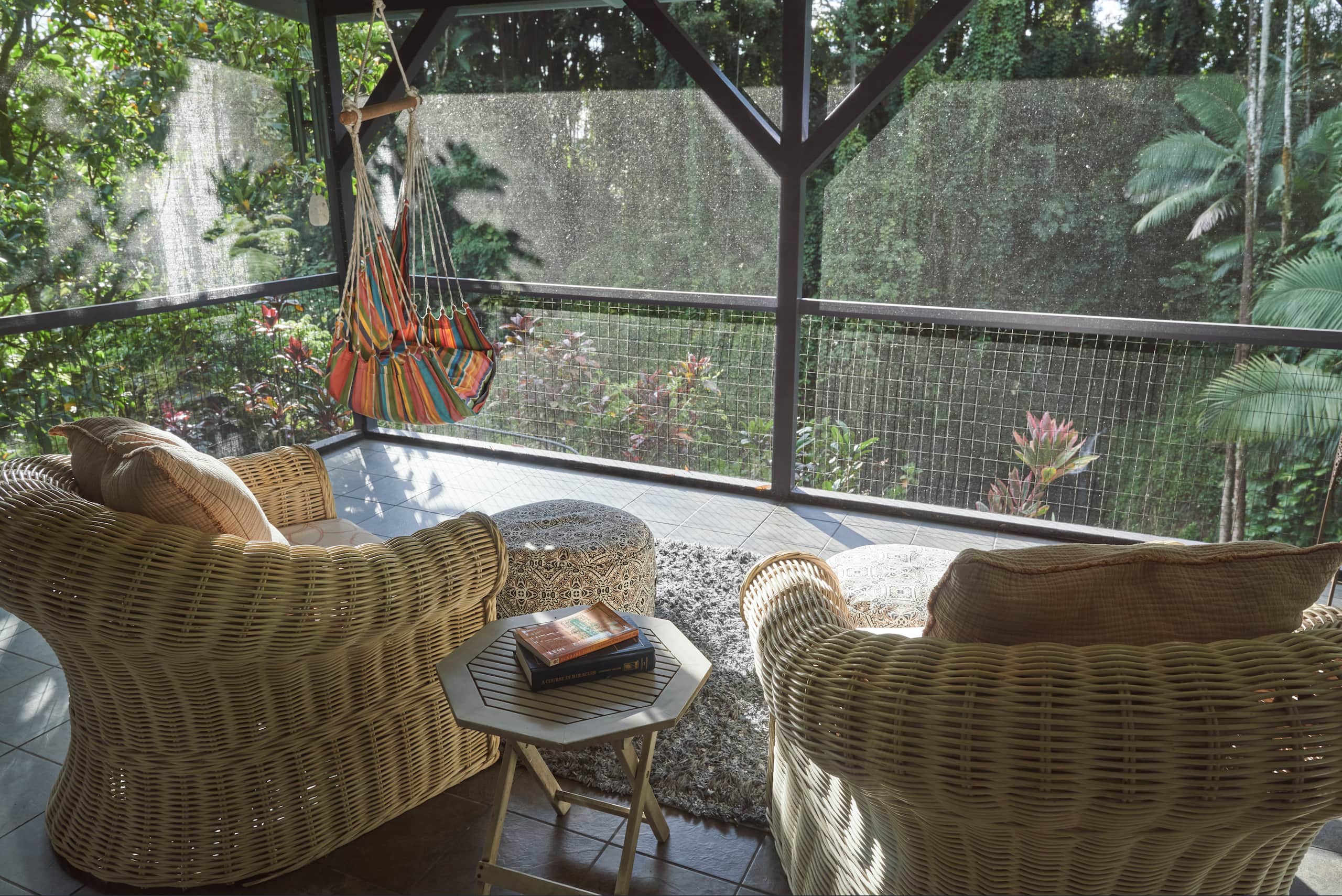 Home in Hilo · ★4.92 · 2 bedrooms · 2 beds · 2 baths - Image 11