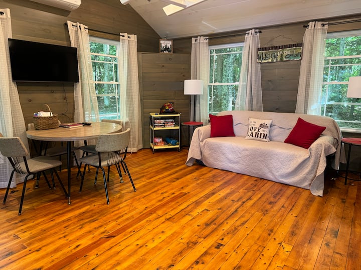 Quaint Cabin In The Woods On Sebasticook Lake - Maine