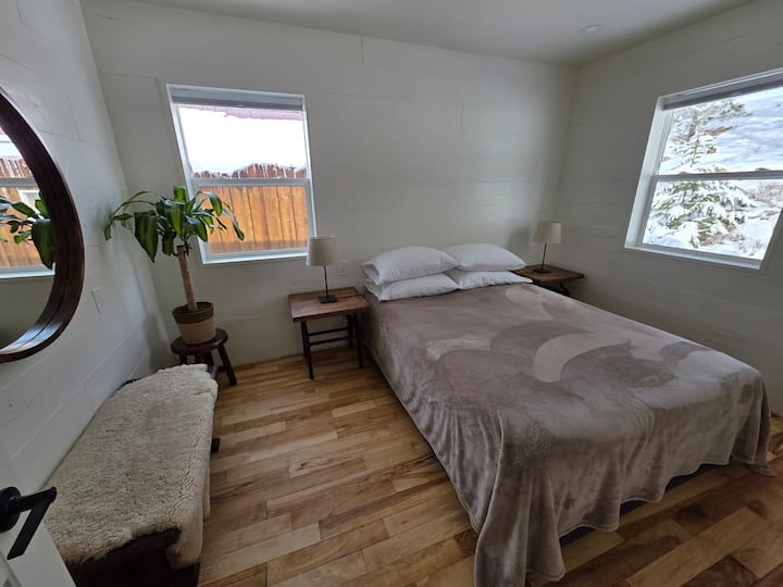 Bedroom with queen bed