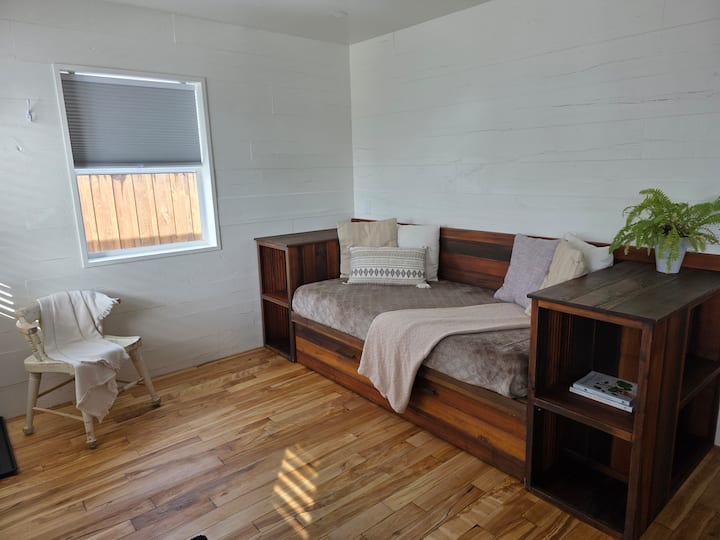 Lost Moose Cabin 2 - Penticton