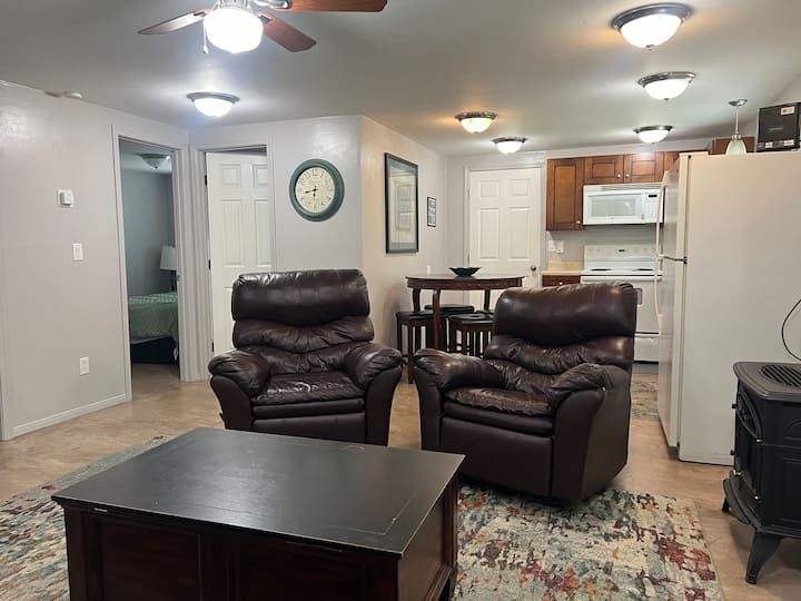 ☆Comfortably Small Downstairs Duplex☆ - Flagstaff, AZ