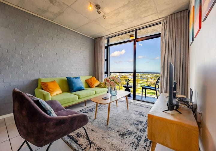 503 - Stunning Lagoon, Sea And Mountain Views - Cape Town