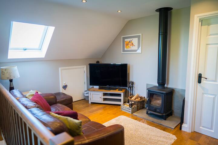 Owls Loft - Cosy Getaway With Far Reaching Views - Rudyard Lake