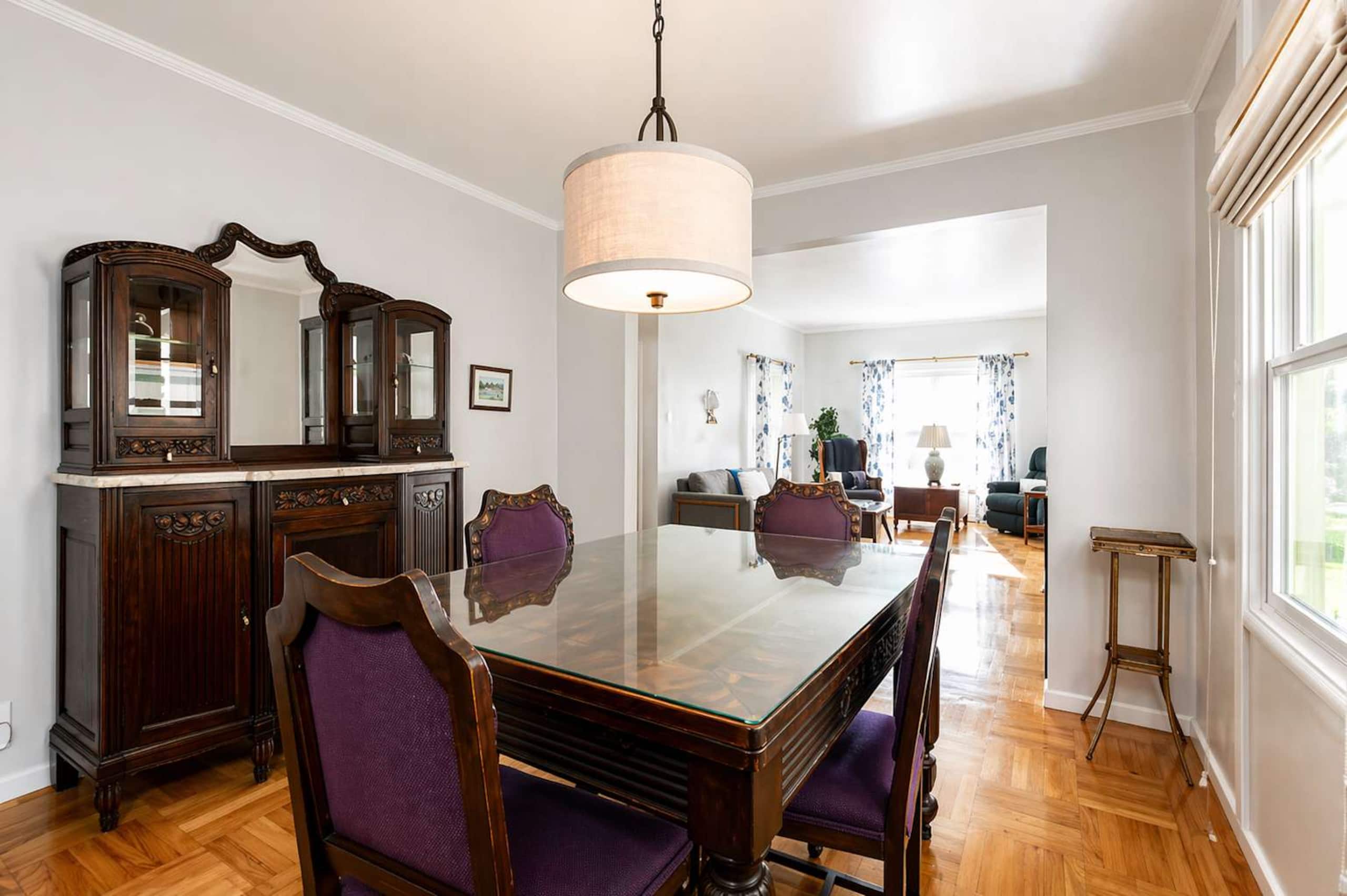 Home in Daly City · ★4.87 · 3 bedrooms · 4 beds · 2 baths - Image 4