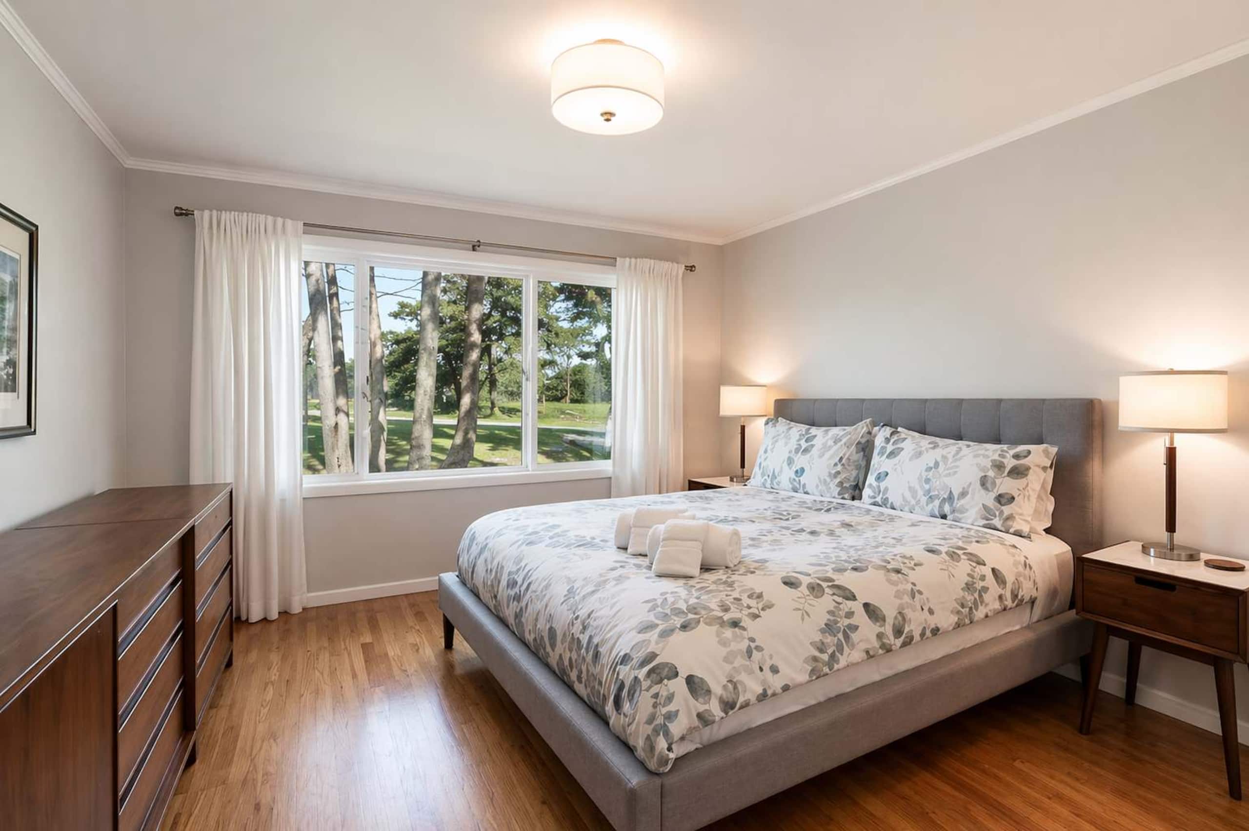 Home in Daly City · ★4.87 · 3 bedrooms · 4 beds · 2 baths - Image 10