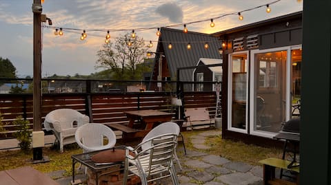 M&H Camping House near Daegwallyeong Sheep Farm (unique first-floor terrace, campfire, atmosphere, h