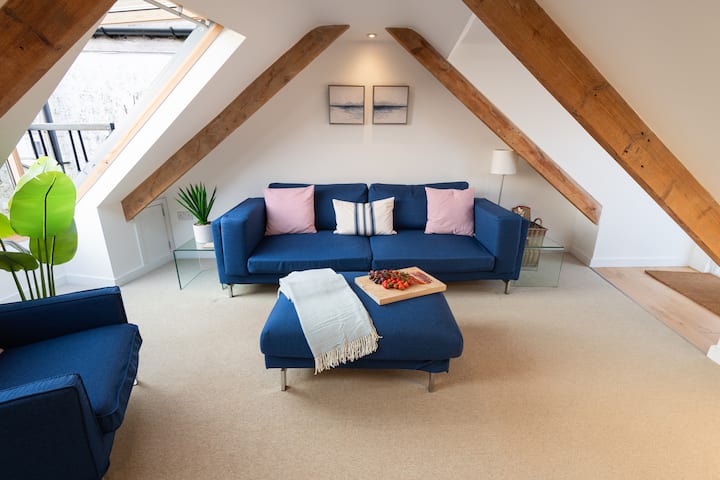 Sea & Mount View, Stones Throw Away From Beach - Marazion