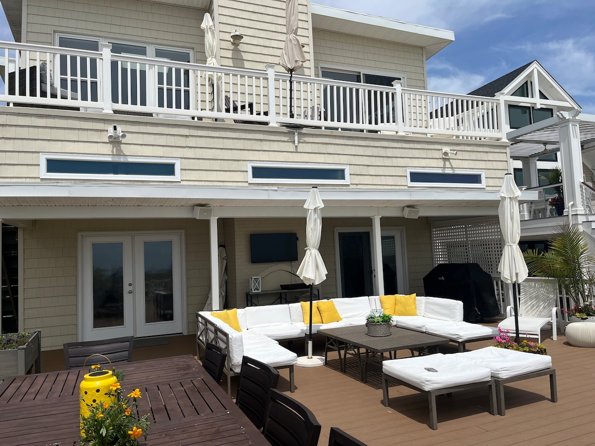 Listing image 4 at Mantoloking Oceanfront Beach House in Mantoloking