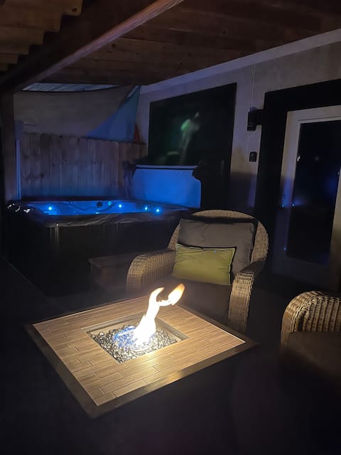 **Asheville's Good Vibes Pet Friendly Suite**