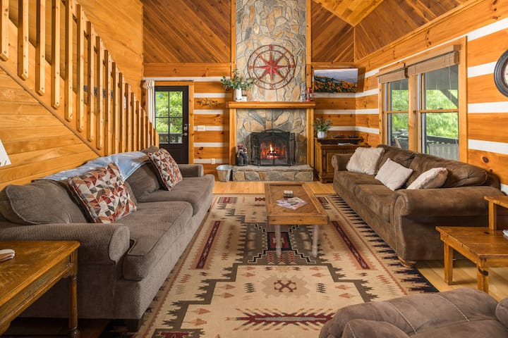 Mountain Cabin With Hot Tub - Boone, NC