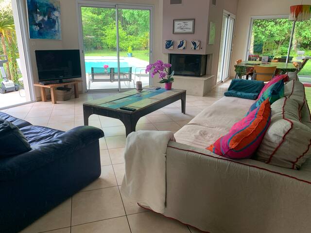 VILLA LISIERE FORET PISCINE Sécurisée gallery image 5