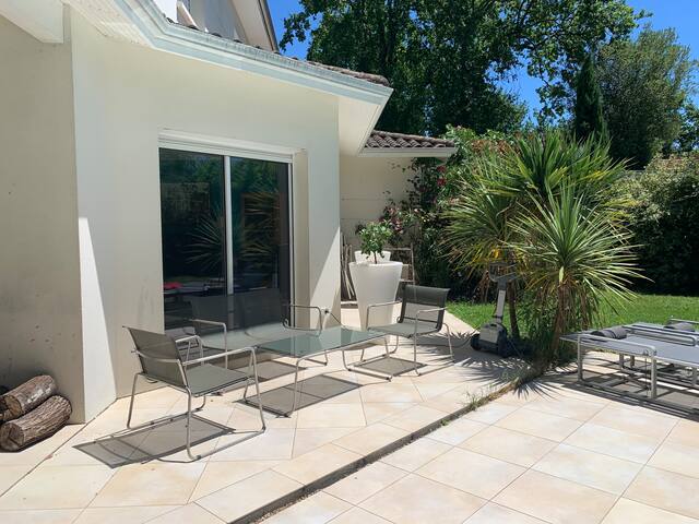 VILLA LISIERE FORET PISCINE Sécurisée gallery image 3