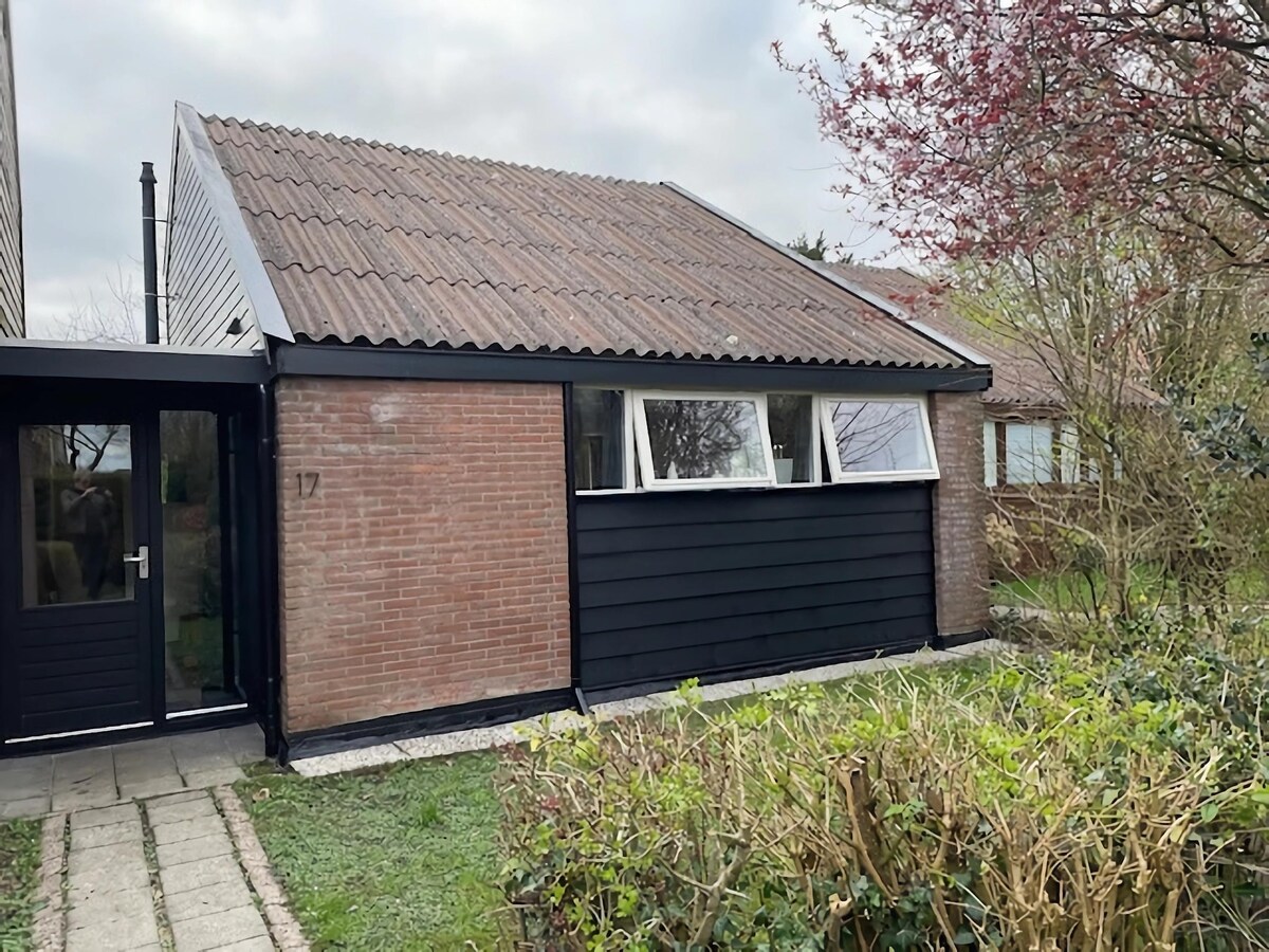 Top performing Airbnb: Holiday Home Warmenhuizen near Dunes in Schoorldam