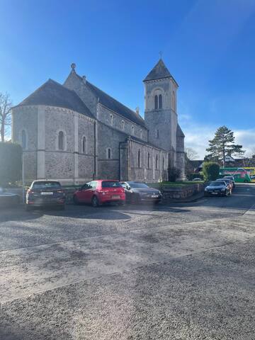 Luxurious and Spacious 3 Bedroom Apt. gallery image 2