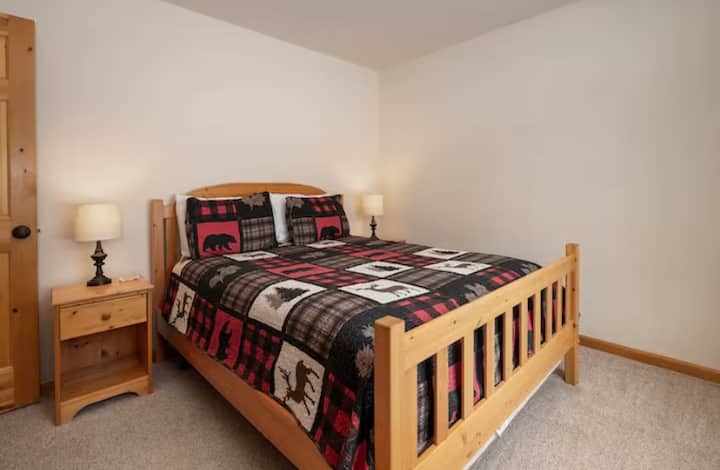 Ndodhet në nivelin kryesor