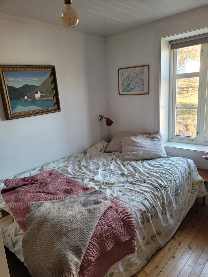 Spavaća soba na 1. katu s krevetom od 140 cm