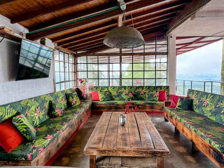 15-bedroom Finca Infinity Pool | San Rafael - San Rafael