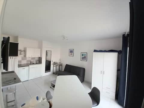 Popular Airbnb listing: Independent studio for 2 people in Royan