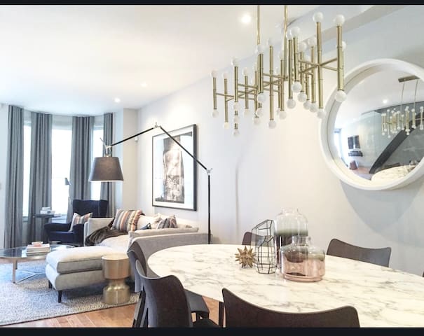 Stylish 1870s Home near Distillery District & Old Toronto