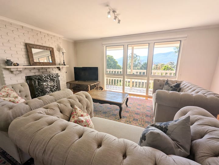 Kookaburra Cottage- Views, Wineries, Sanctuary, - Healesville