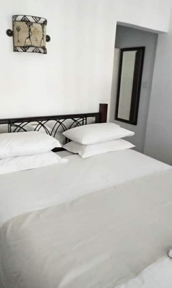 BEDROOM 5 EN-SUITE   DOWNSTAIRS
