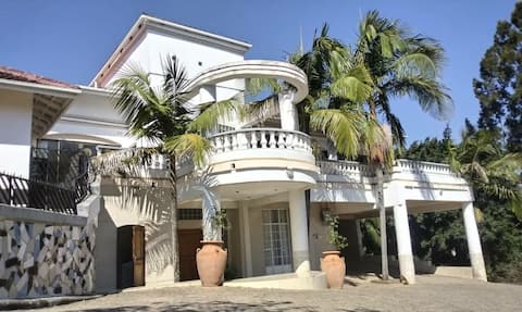 Vikam Villa Holiday Home, Morningside