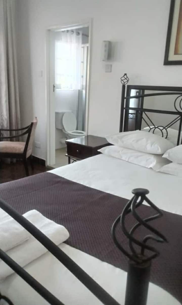 BEDROOM 2 EN-SUITE UPSTAIRS