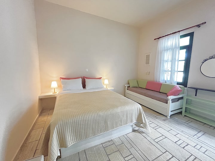 Cama y colchón nuevos