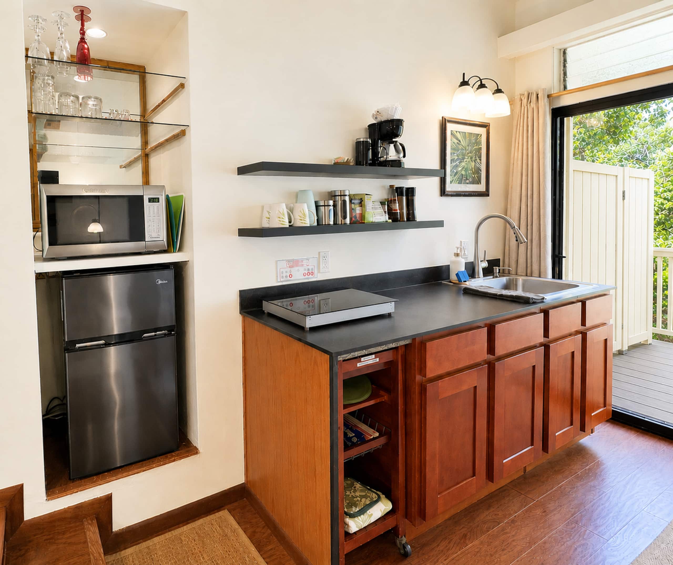Princeville Top-Floor Retreat w/ AC & Pool  - Image 5