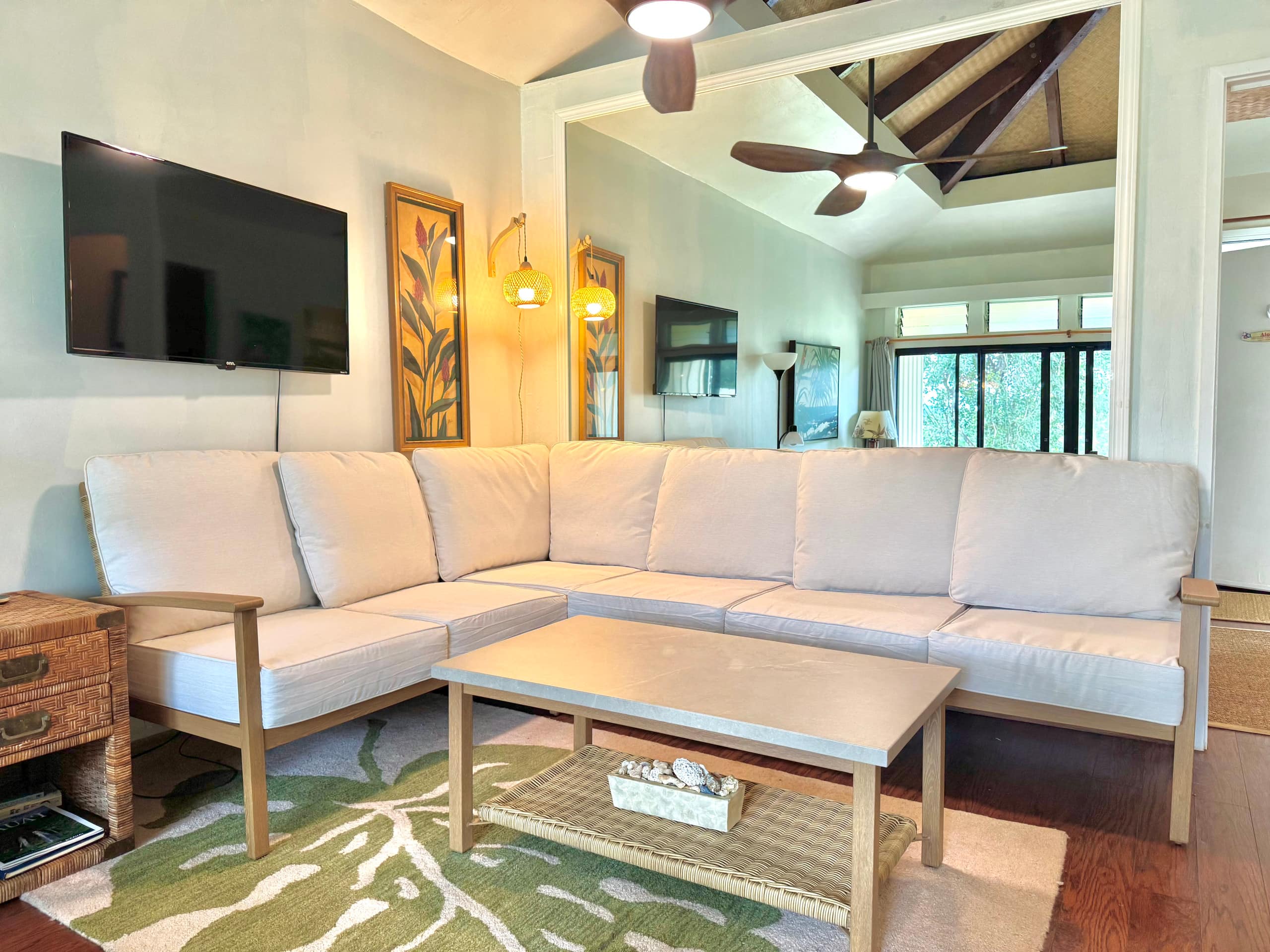 Princeville Top-Floor Retreat w/ AC & Pool  - Image 1