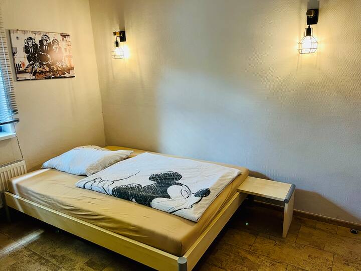 Habitación juvenil con cama matrimonial de 120x200 cm