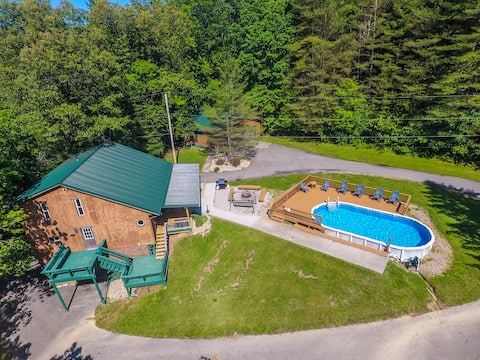 Hocking Hills Luxury Lodge with swimming pool