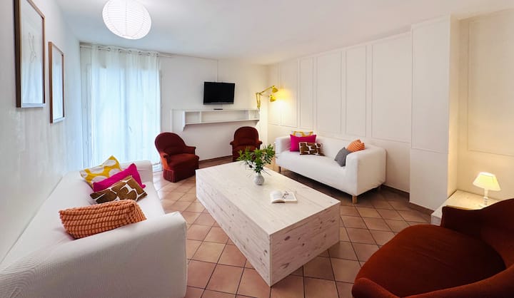 Bel Appartement De 100 M² Parking Privé, Gratuit. - Entraigues-sur-la-Sorgue