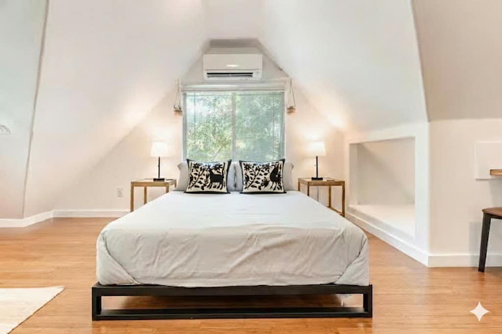 Light-Filled Loft near Lady Bird Lake