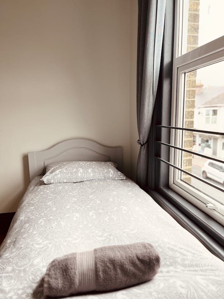 غرفة النوم 2