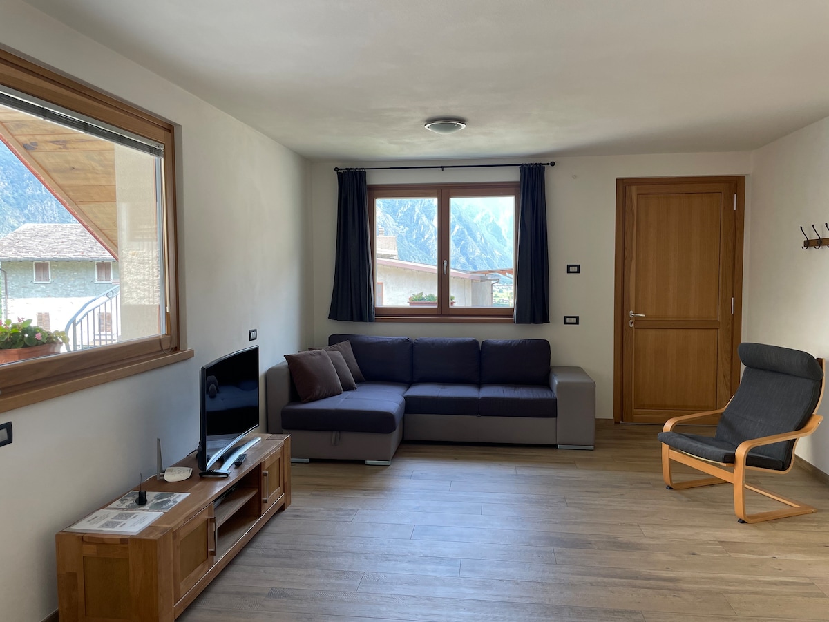 Popular Airbnb listing: New apartment with a view of Pizzo di Prata in Sondrio