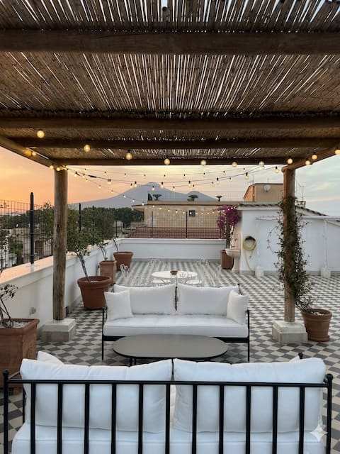 “Casa Ingenito” mediterranean style w/ rooftop