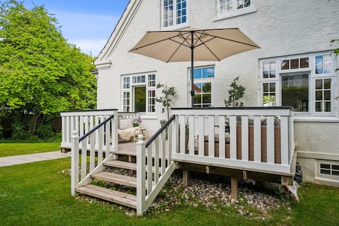 Beautiful Patricier Villa with 150 m2 activityhall