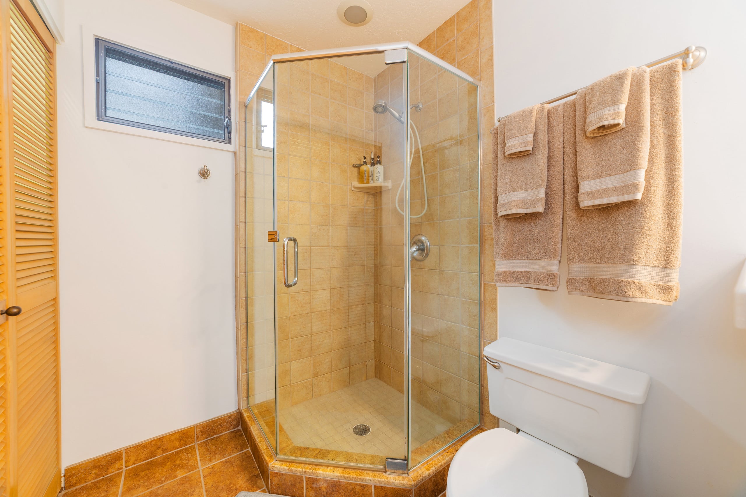 Condo in Kailua-Kona · ★4.92 · 2 bedrooms · 2 beds · 2 private baths - Image 30