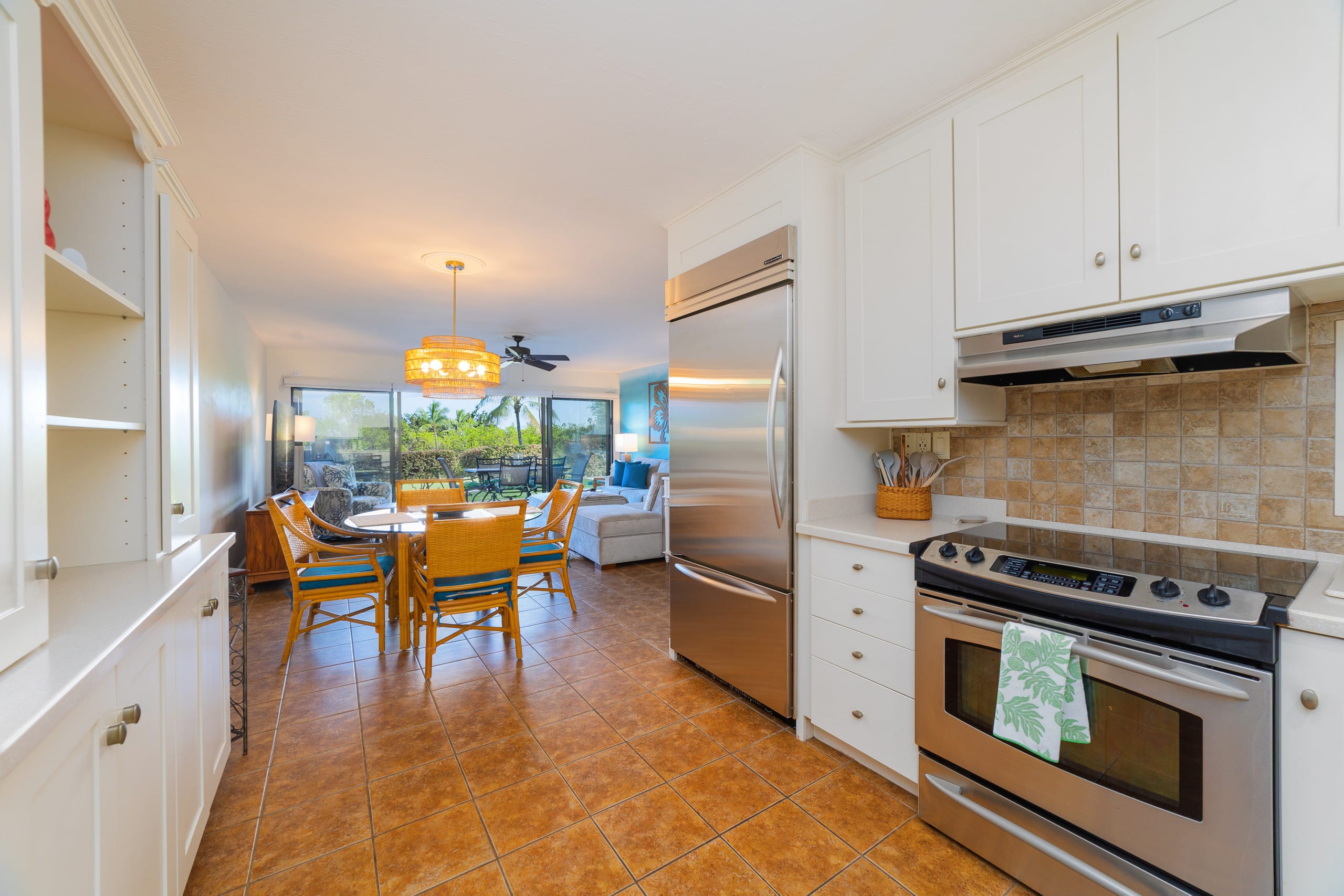 Condo in Kailua-Kona · ★4.92 · 2 bedrooms · 2 beds · 2 private baths - Image 14