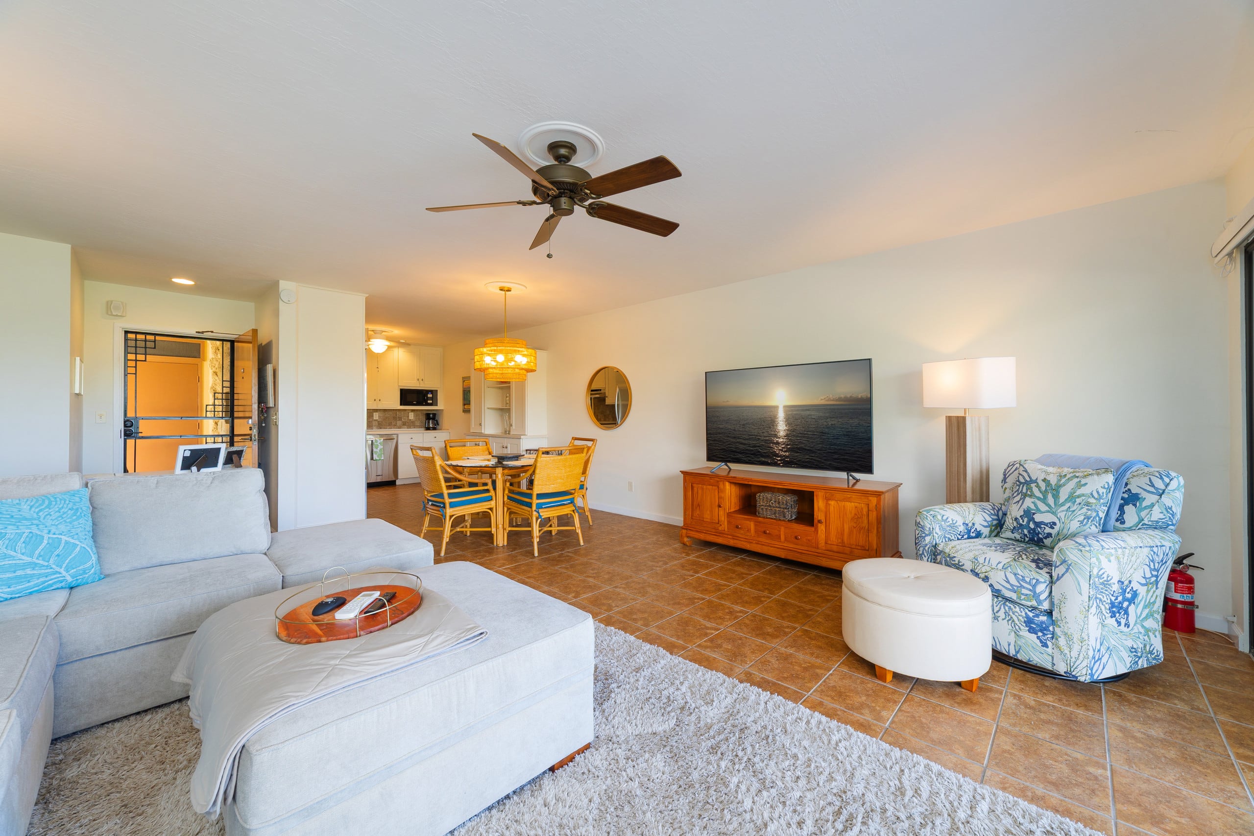 Condo in Kailua-Kona · ★4.92 · 2 bedrooms · 2 beds · 2 private baths - Image 5