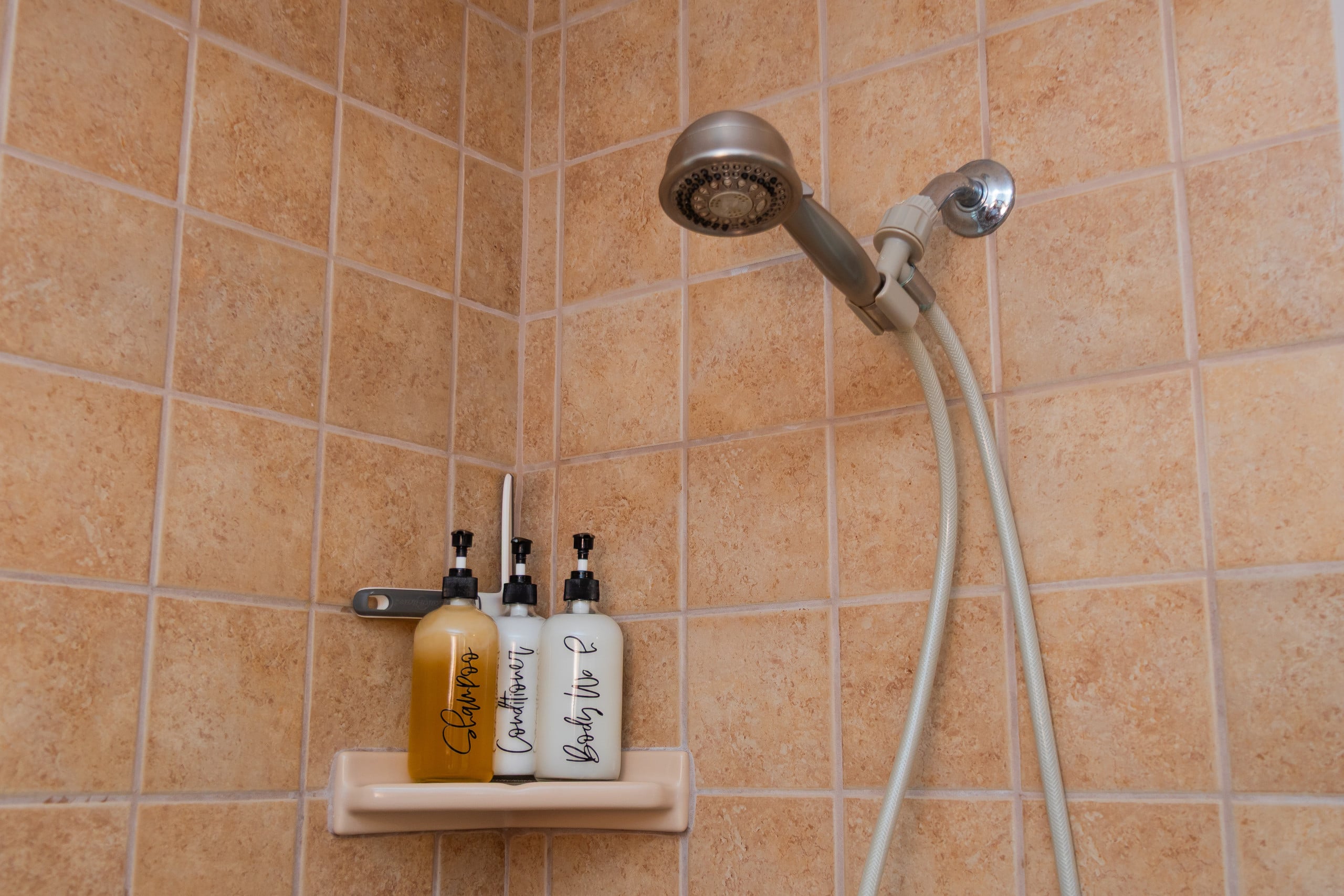 Condo in Kailua-Kona · ★4.92 · 2 bedrooms · 2 beds · 2 private baths - Image 32