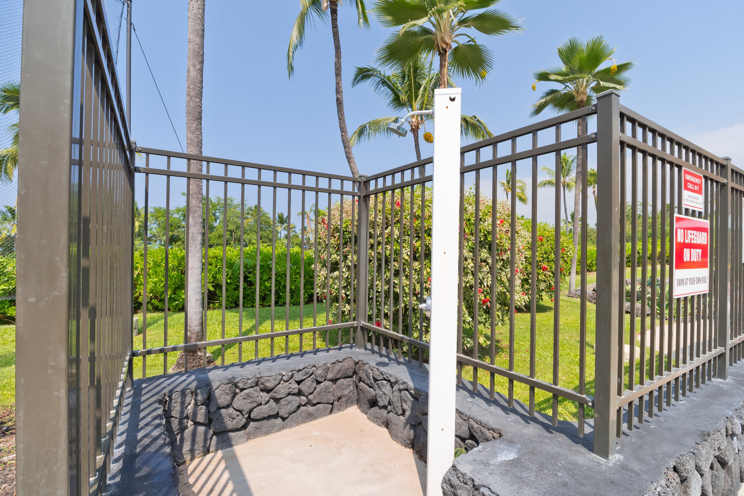 Condo in Kailua-Kona · ★4.92 · 2 bedrooms · 2 beds · 2 private baths - Image 50