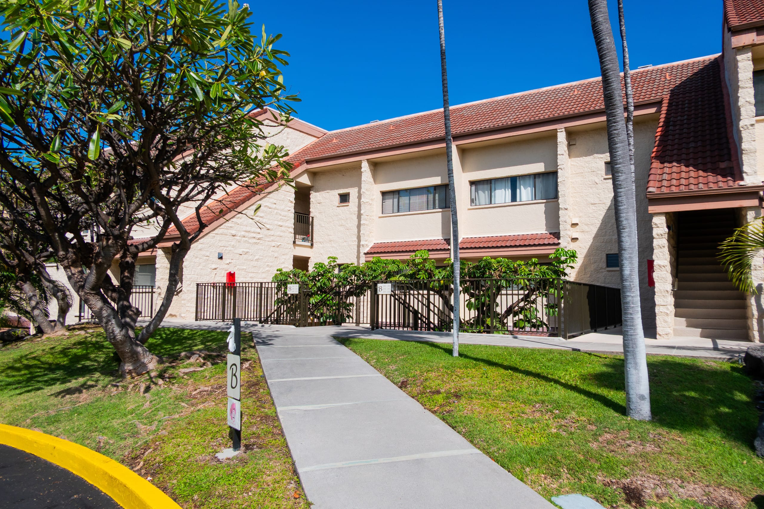 Condo in Kailua-Kona · ★4.92 · 2 bedrooms · 2 beds · 2 private baths - Image 46
