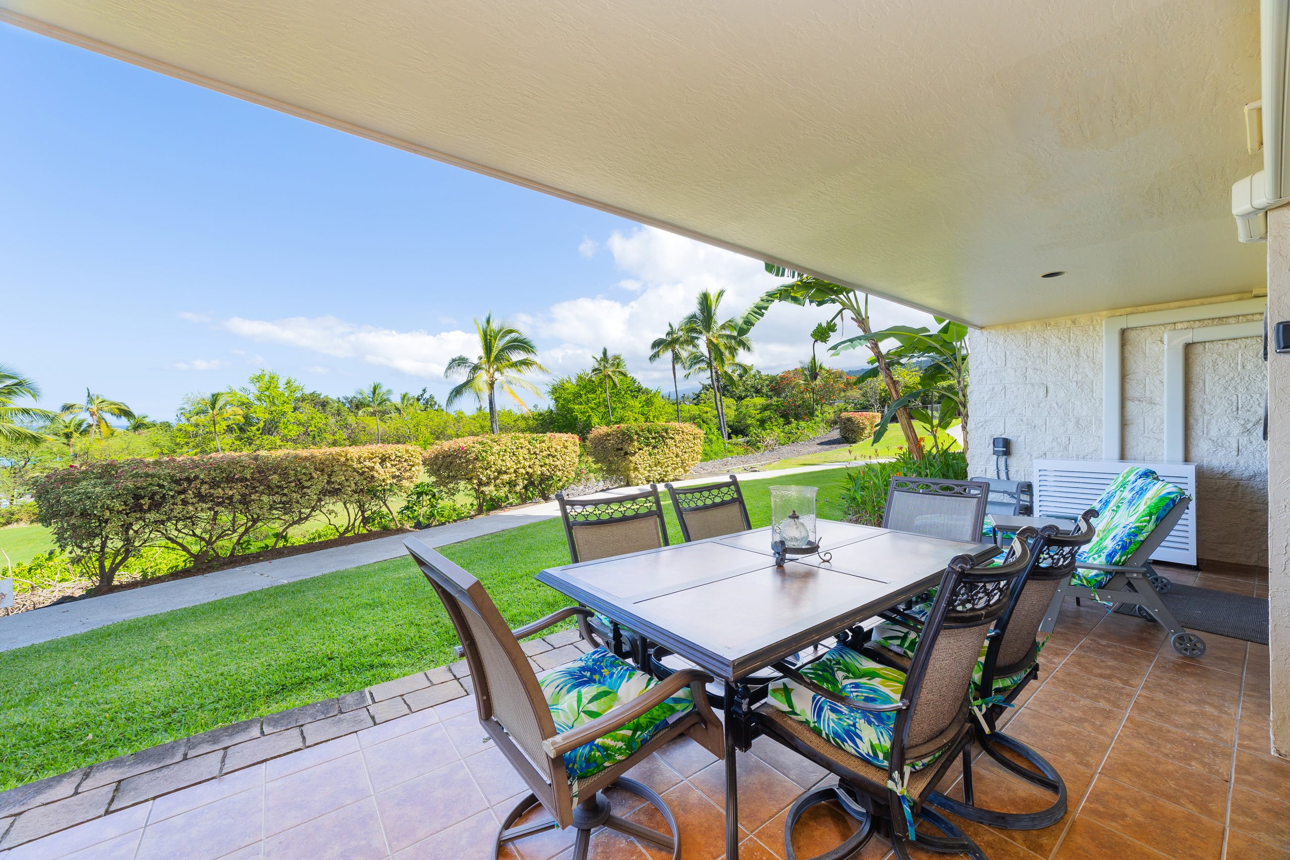 Condo in Kailua-Kona · ★4.92 · 2 bedrooms · 2 beds · 2 private baths - Image 39