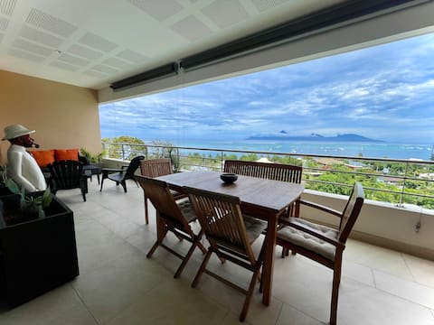 Tahiti- Ethnik F3 W/speed internet - pool - AC