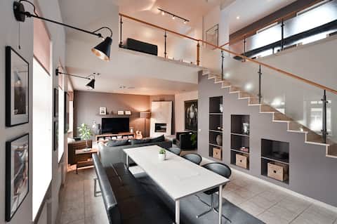 Spacious 2-story apt. w/ terrace - 280 m2